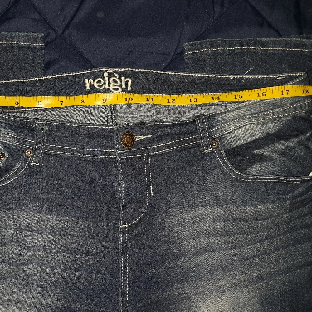 Jeans - Picture 2 of 6